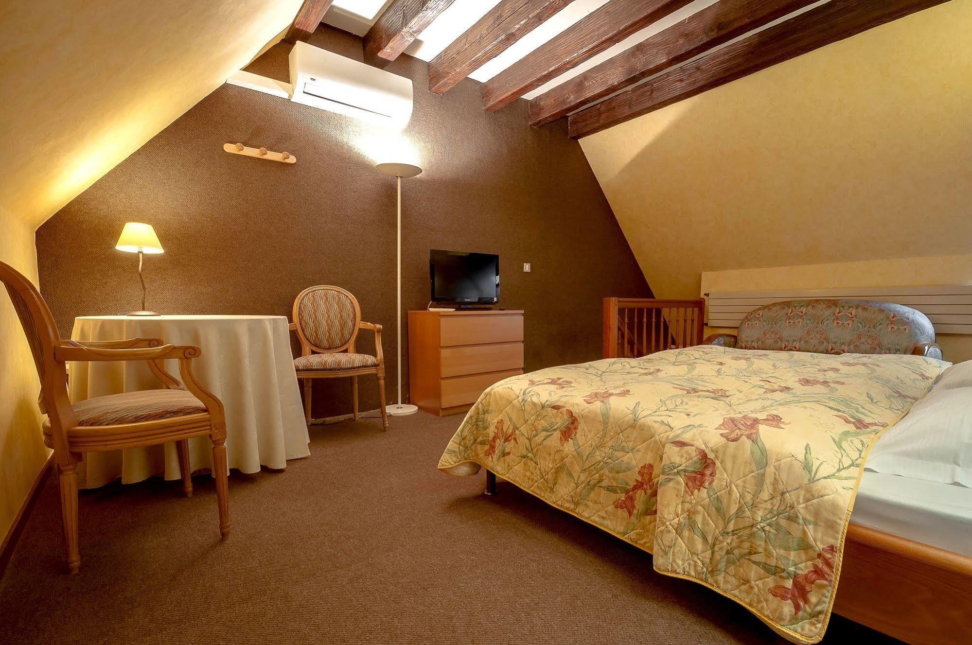 Domaine Le Moulin Hotel อูทรอทต์ ภายนอก รูปภาพ